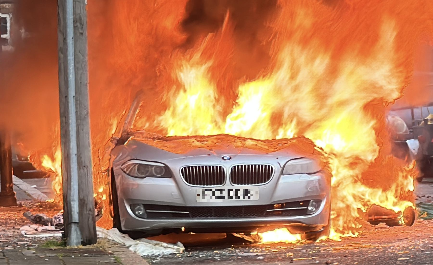 Incendio coche combustión