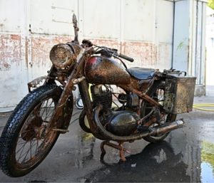 Una histórica motocicleta de la Segunda Guerra Mundial emerge del Danubio 80 años después: el hallazgo que tiene fascinado al mundo
