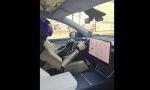 No era Optimus: el vídeo viral del robot de Tesla conduciendo un coche tiene truco