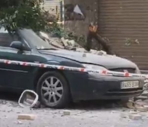 Si te sorprende un terremoto conduciendo, ¿qué debes hacer? ¿El seguro cubre los daños del coche?
