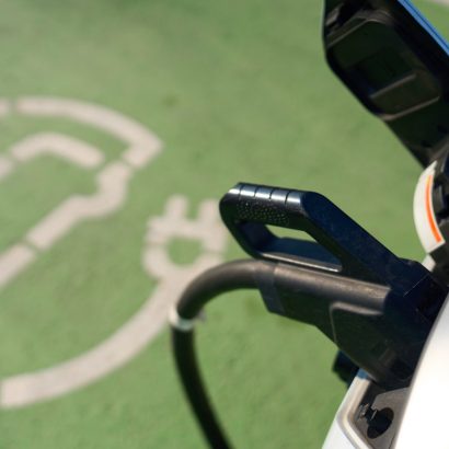 Los coches eléctricos más fiables: una encuesta de la OCU revela las marcas que menos se averían y más satisfacen a sus propietarios