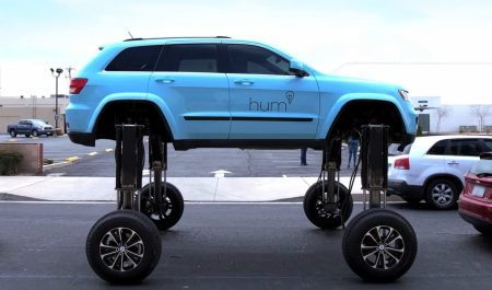 ¿Harto de los atascos? Alguien creó un coche capaz de hacer lo que muchos conductores han imaginado
