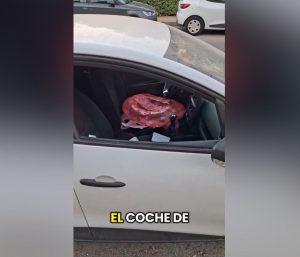 Coche ventanillas rotas
