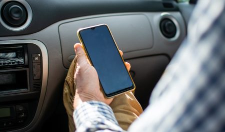 Conectando el teléfono móvil al coche