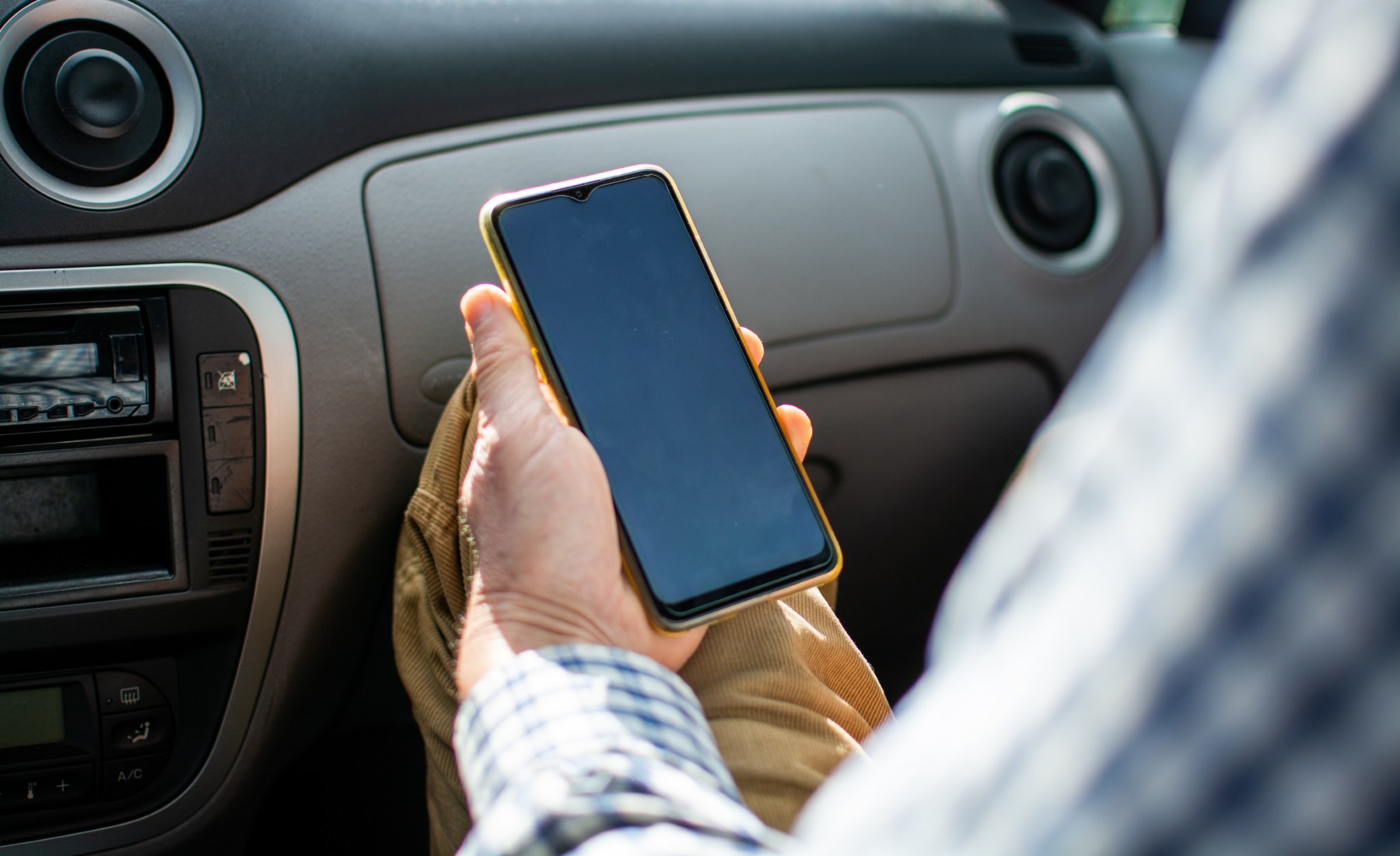 Conectando el teléfono móvil al coche