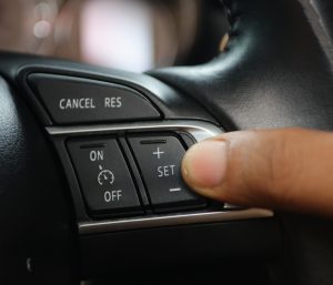 Control de crucero adaptativo