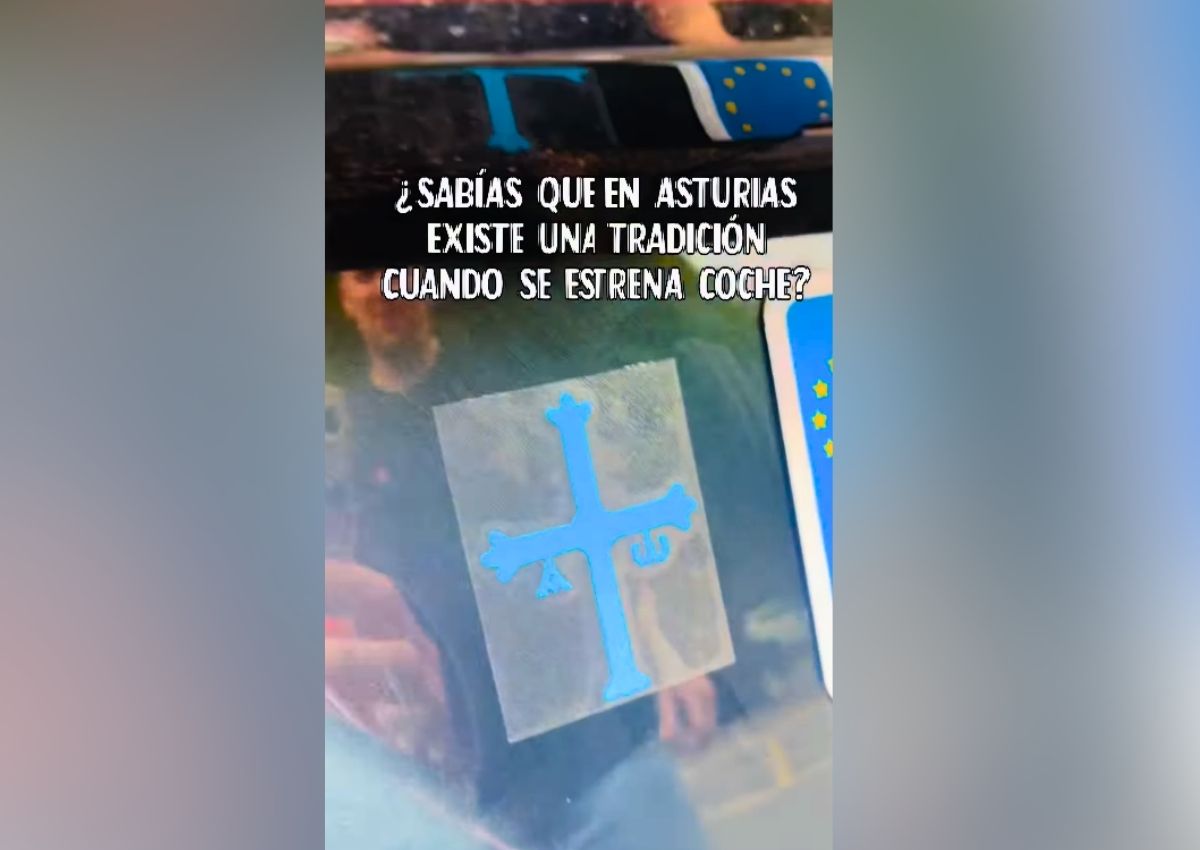 Cruz de la victoria Asturias coche