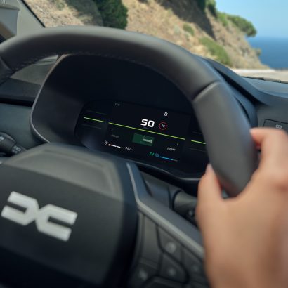 Dacia lanza el híbrido más barato de su categoría: cuesta 19.890 euros, tiene 155 CV y gasta 4,2 litros