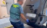 La Guardia Civil detectó una maniobra extraña en una furgoneta y lo que acabó encontrando es para alucinar: 17 bolsas de deporte llenas de droga y dinero