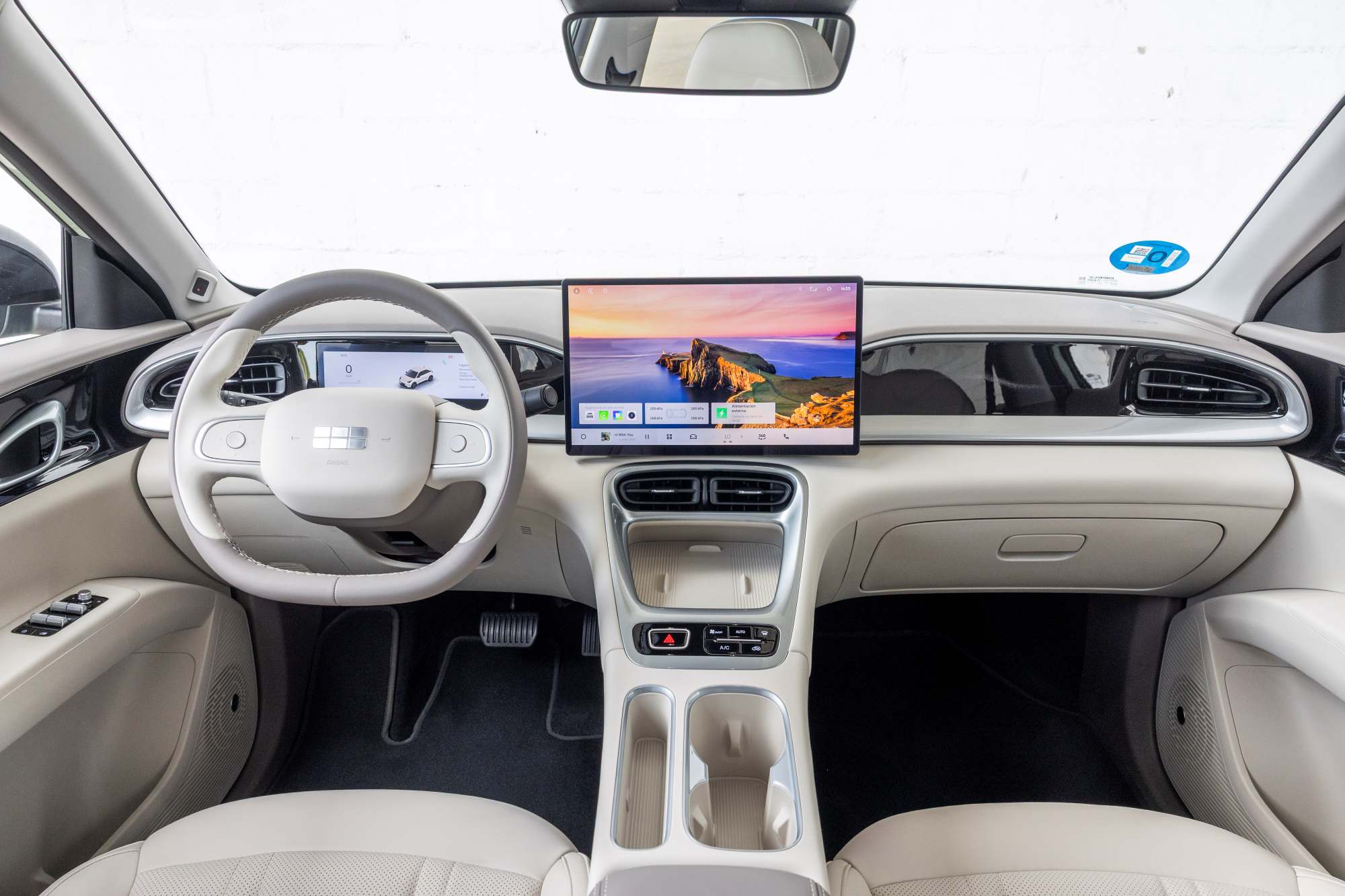 Geely E2