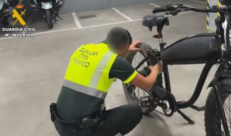 Guardia civil bicicleta modificada