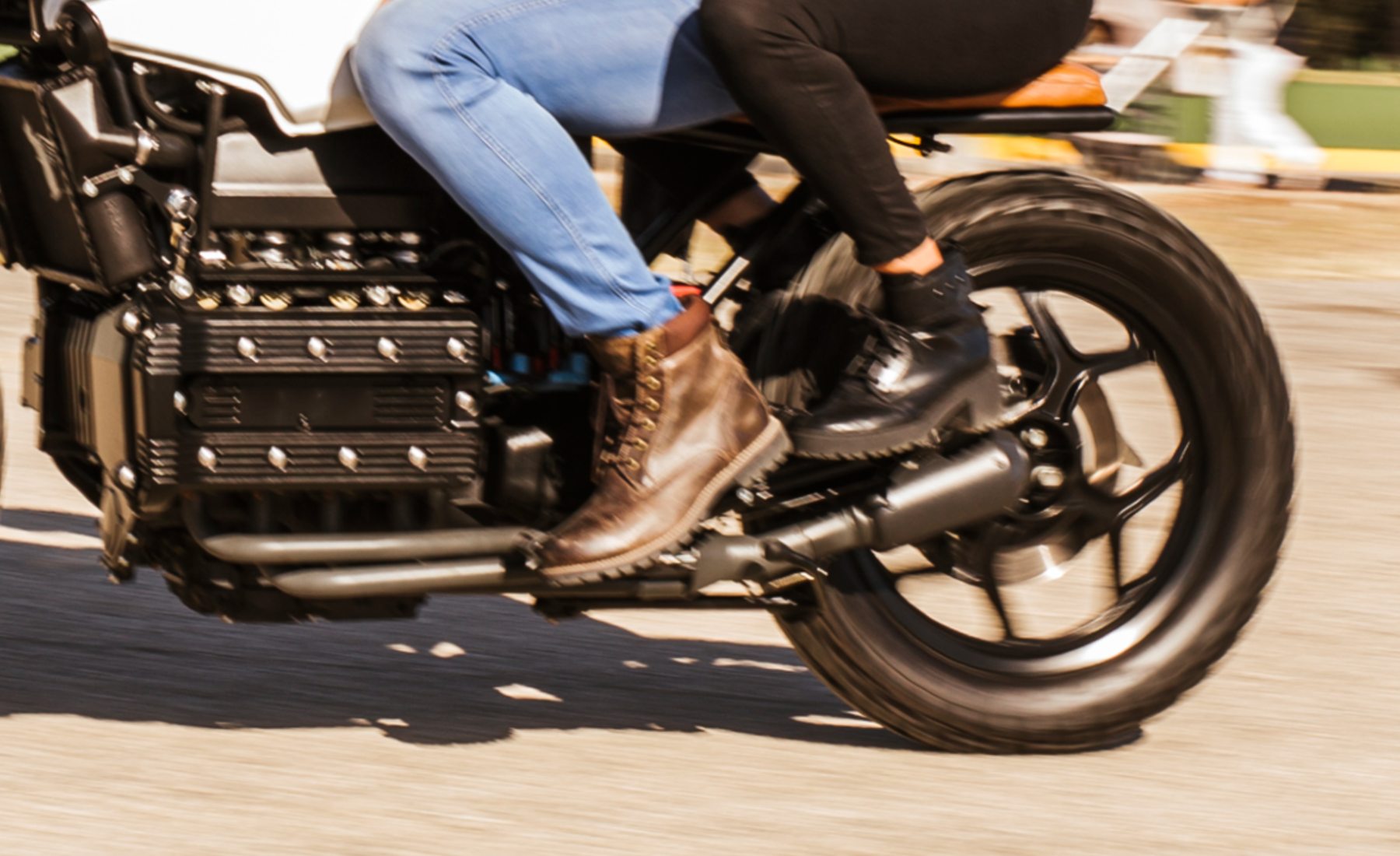 Pasajero moto botas