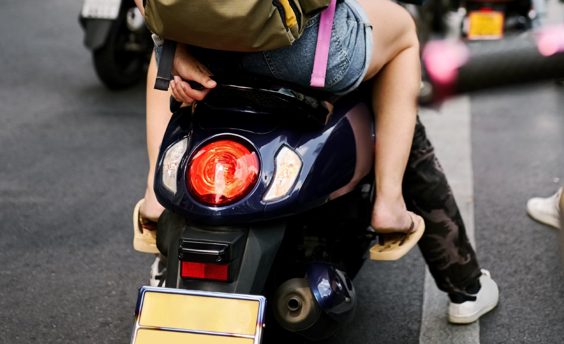 Pasajero moto chanclas
