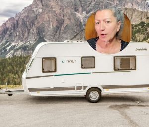 Sandra vive en su caravana en un camping en la Costa Blanca: “Estaba pagando un alquiler que era una burrada”
