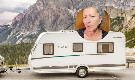 Sandra vive en su caravana en un camping en la Costa Blanca: “Estaba pagando un alquiler que era una burrada”