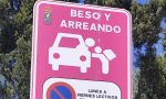 ‘Beso y arreando’: la señal de tráfico que parece una broma, pero esconde una norma muy concreta