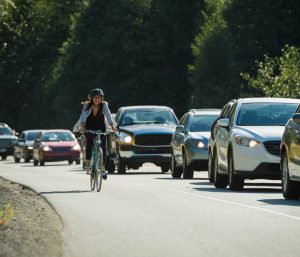 bici carretera adelantar dgt