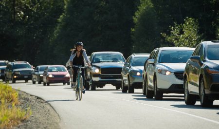 bici carretera adelantar dgt
