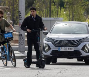 patinete coche bici dgt