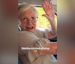 Toñi abuela manchega coche