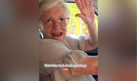 Toñi abuela manchega coche