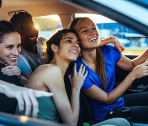 grupos amigos coche