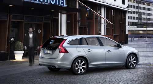 Volvo empieza a fabricar el V60 híbrido, enchufable y diésel