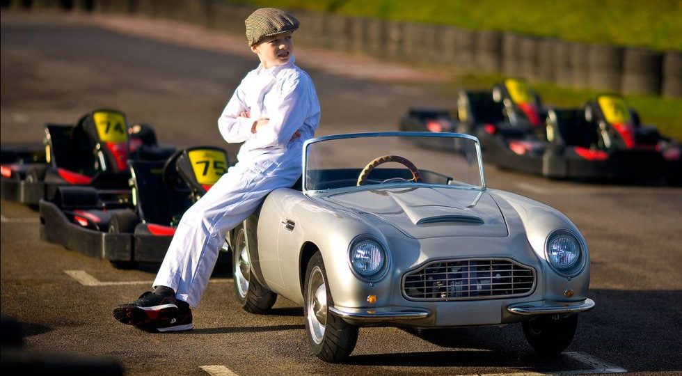 Un Aston Martin… para tu hijo