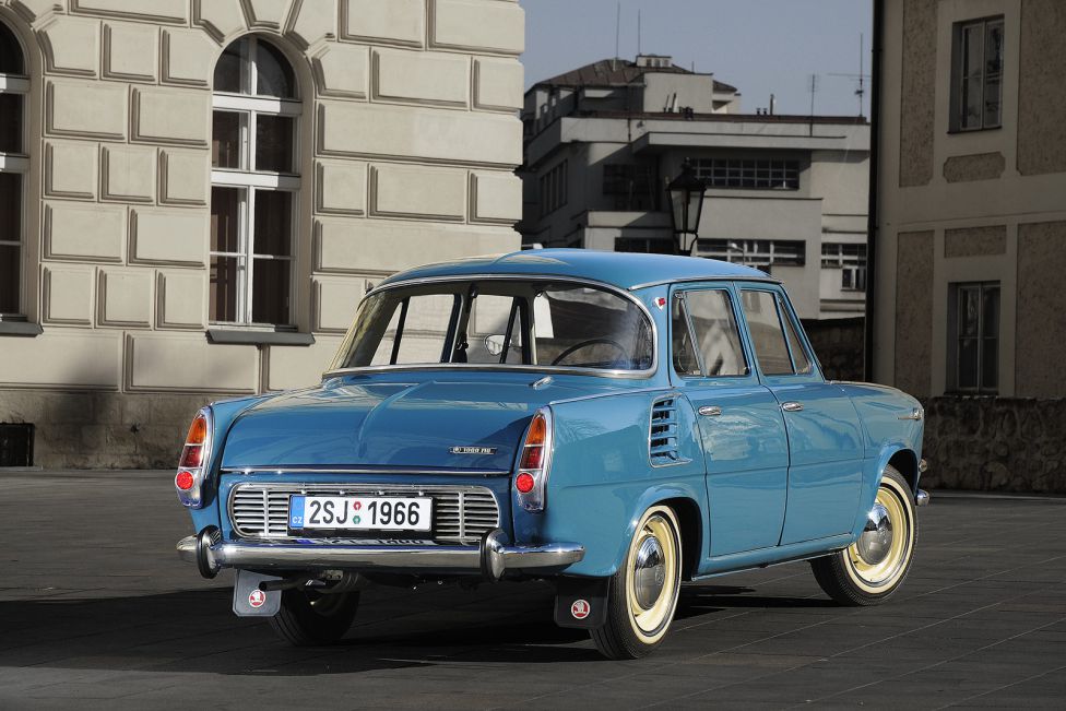 1000 MB, el primer Skoda de motor y tracción traseros