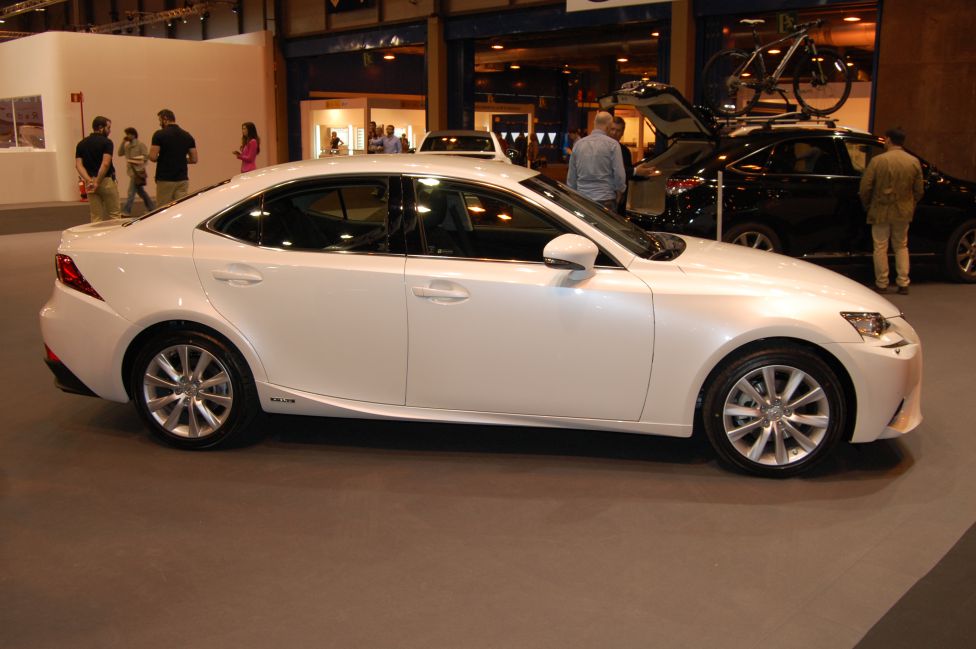 Lexus en el Salón del Automóvil de Madrid 2014