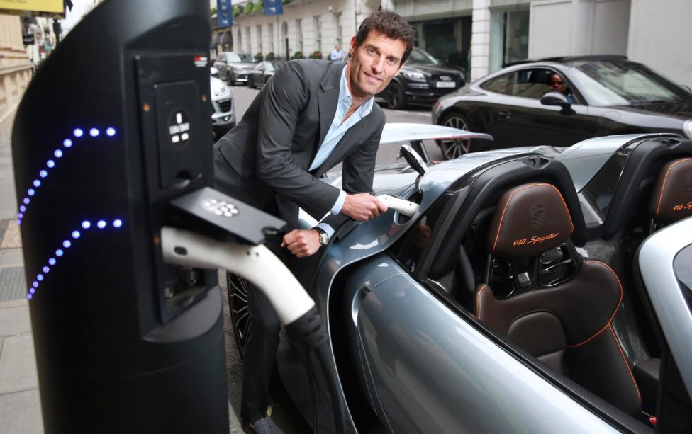 Sharapova y el Porsche 918 Spyder en Wimbledon