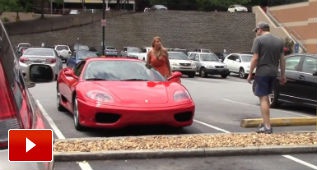 ¿Atrae un Ferrari a las mujeres?