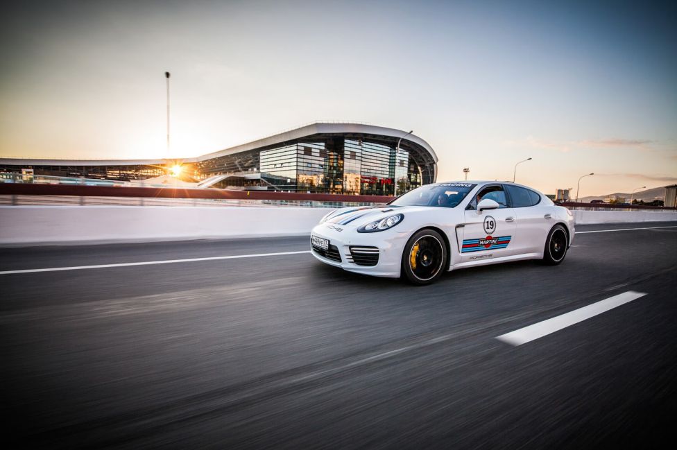 Porsche Martini