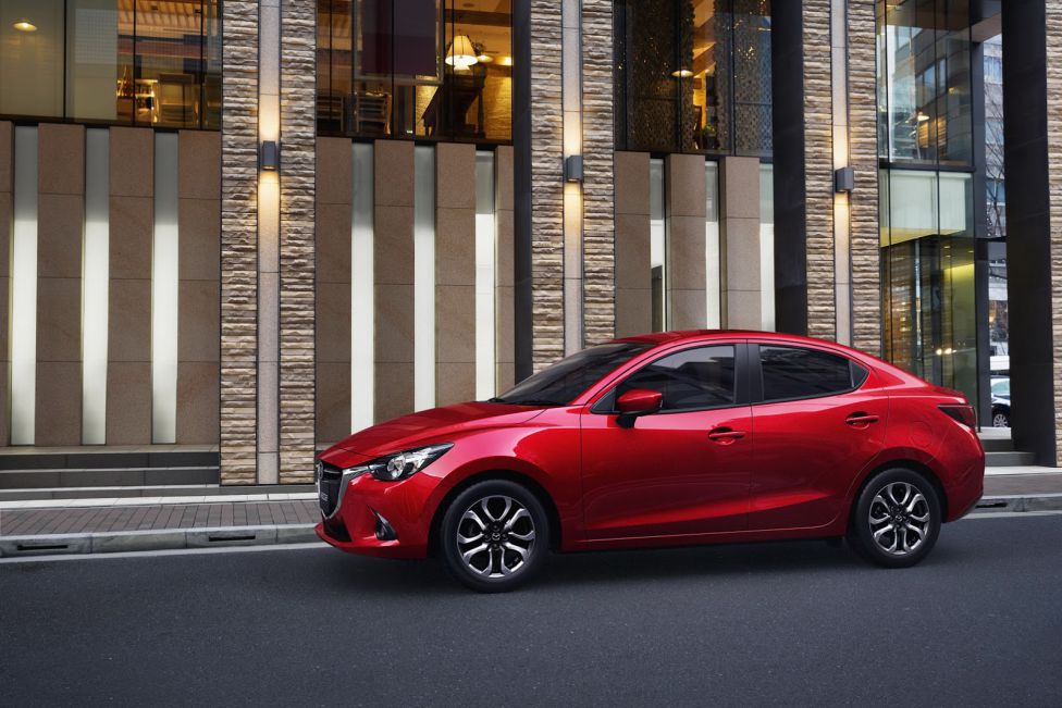 Mazda2 sedán