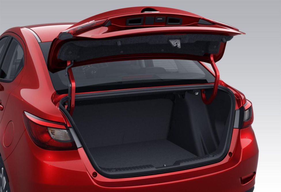 Mazda2 sedán