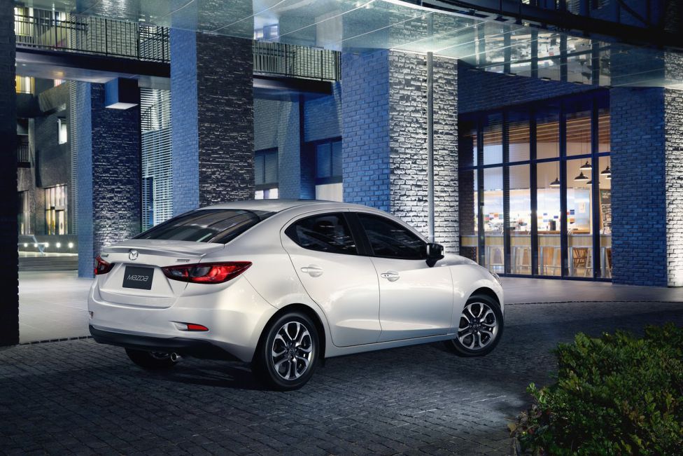 Mazda2 sedán