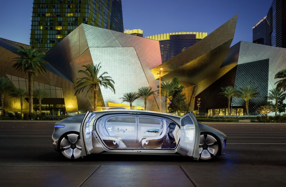 F 015 Luxury in motion