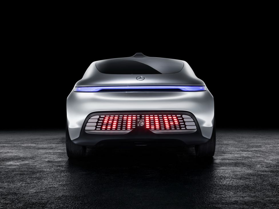 F 015 Luxury in motion