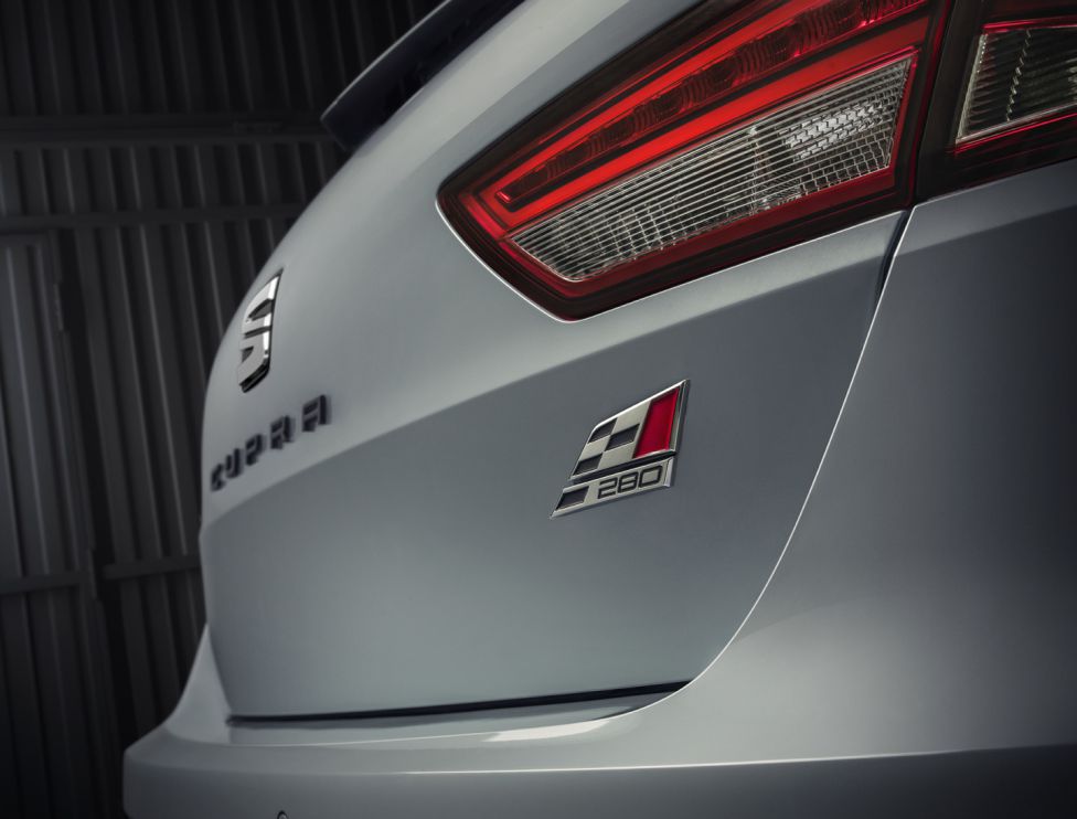 León Cupra ST