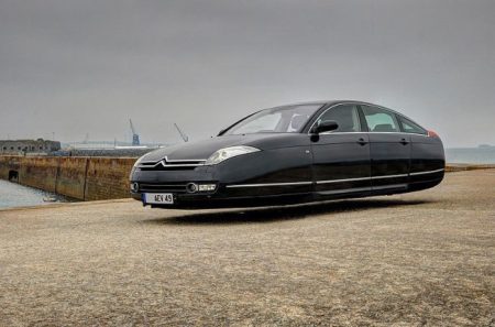 Los coches que ya conoces… como coches voladores