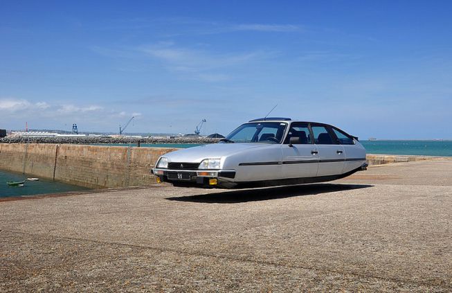 Los coches que ya conoces… como coches voladores