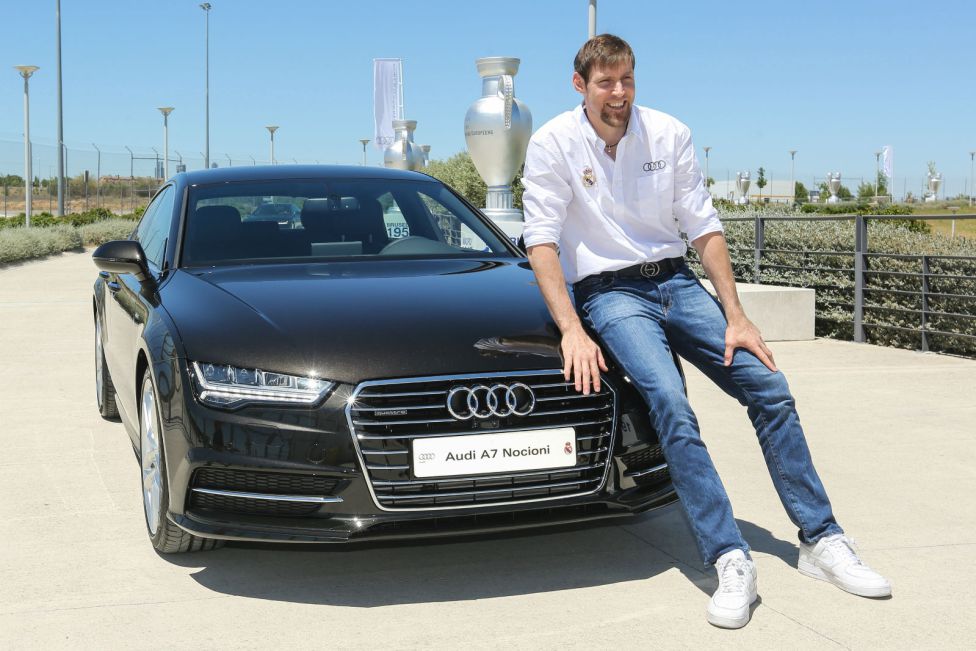 Audi entrega sus coches al Real Madrid Baloncesto