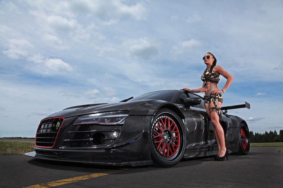 Carbono y caballos para el R8