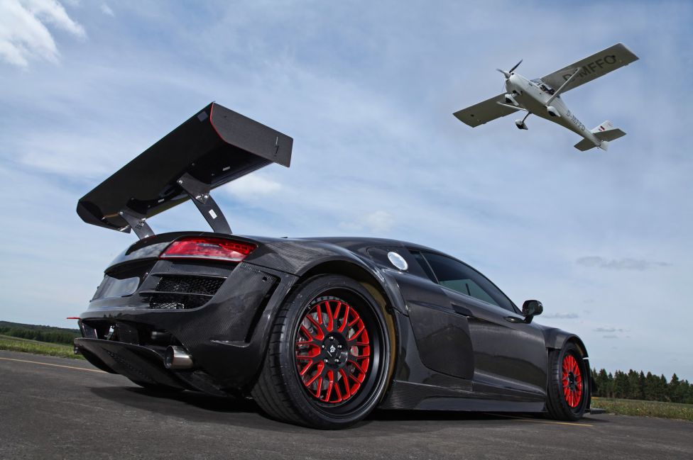 Carbono y caballos para el R8