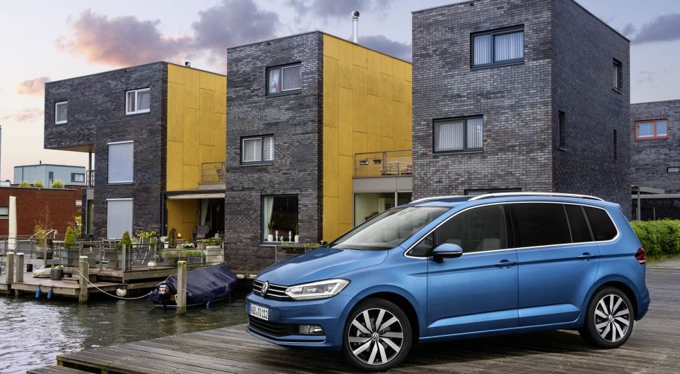El nuevo Volkswagen Touran vigila los asientos de los niños